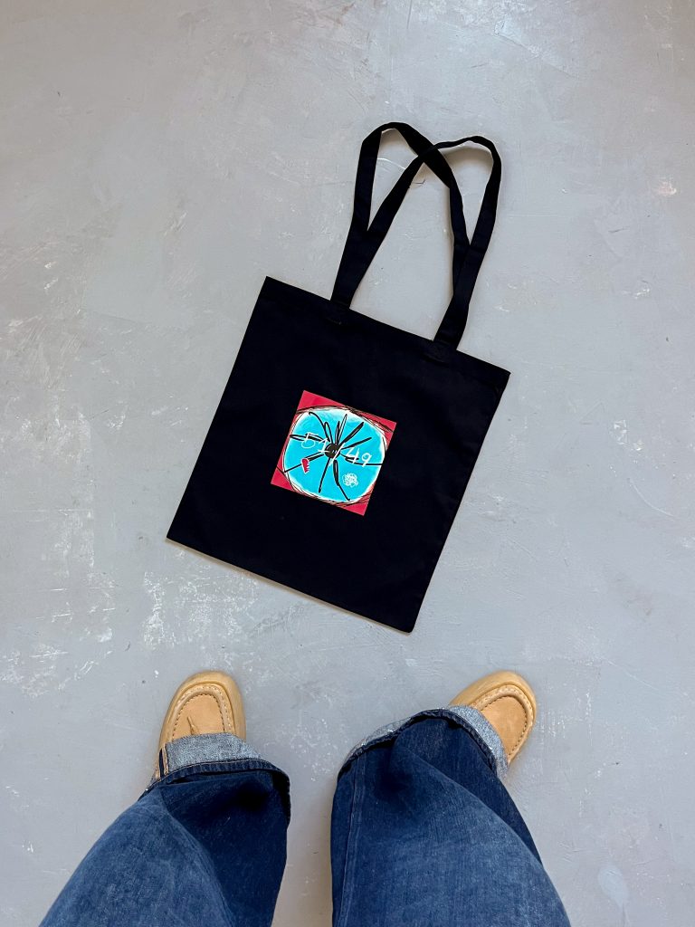 Tote Negra "Más corazón, menos mente"